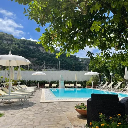 Casa Sorrento, Immerso Nel A Pochi Passi Dal Centro *
