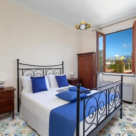 Casa Sorrento, Immerso Nel A Pochi Passi Dal Centro Apartamento