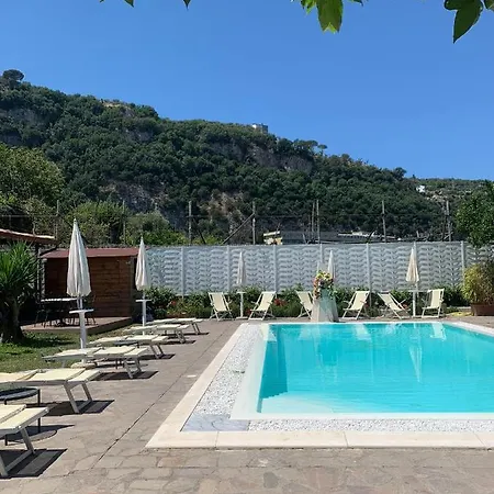 Casa Sorrento, Immerso Nel A Pochi Passi Dal Centro Apartment *