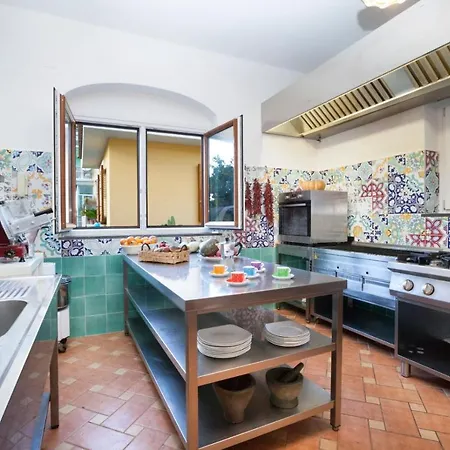 Casa Sorrento, Immerso Nel A Pochi Passi Dal Centro Sorrent