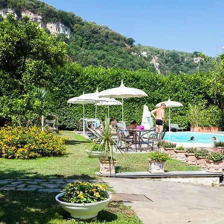 Casa Sorrento, Immerso Nel A Pochi Passi Dal Centro Apartment *
